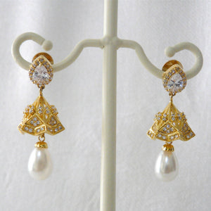 One Carat Gold Earring