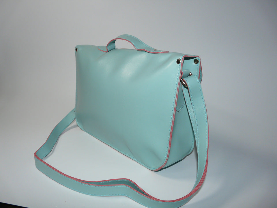 Prestigious Ladies Leather Bag